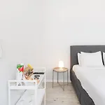 Olala Oriente Suites A Gæstehus Lisboa