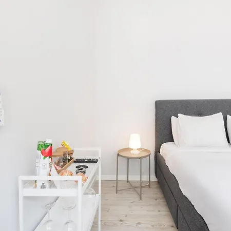 Olala Oriente Suites A Gæstehus Lisboa
